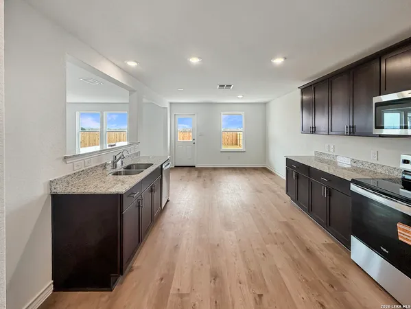 $2,150 | 930 Bluegrass Point, New Braunfels, TX 78130