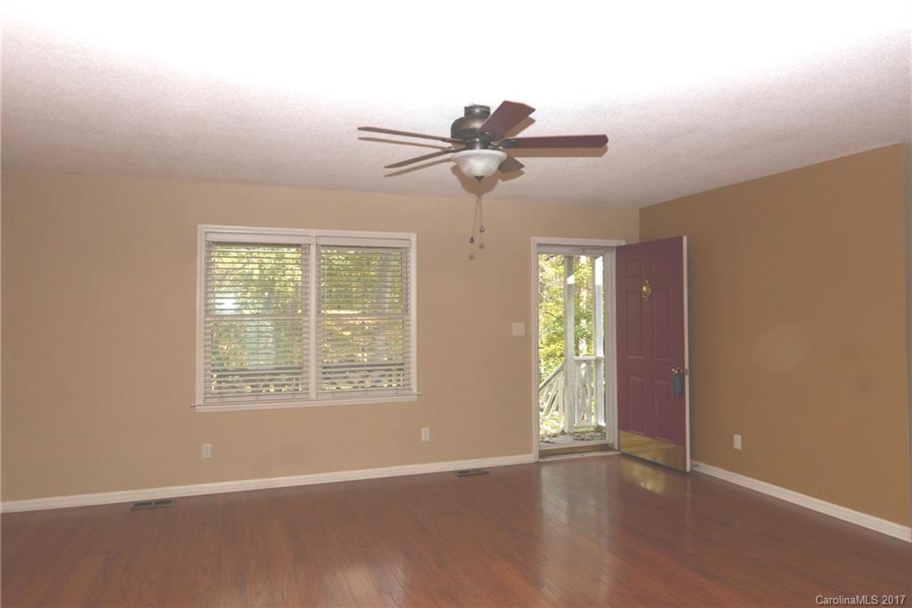 335 Rainbow Circle Clover, SC 29710 - Photo 3 of 16