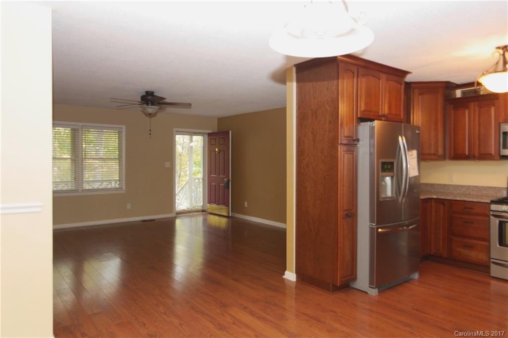 335 Rainbow Circle Clover, SC 29710 - Photo 4 of 16