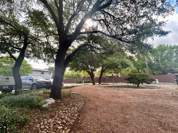 $1,800 | 8922 Trone Circle, Unit D, Austin, TX 78758