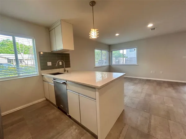 $1,800 | 8922 Trone Circle, Unit D, Austin, TX 78758