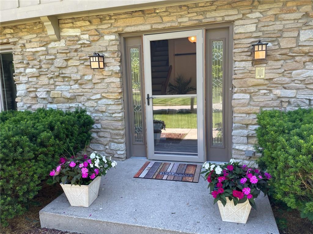 8739 Lancaster Road Indianapolis, IN 46260 - Photo 10 of 47 Gallery Image 10