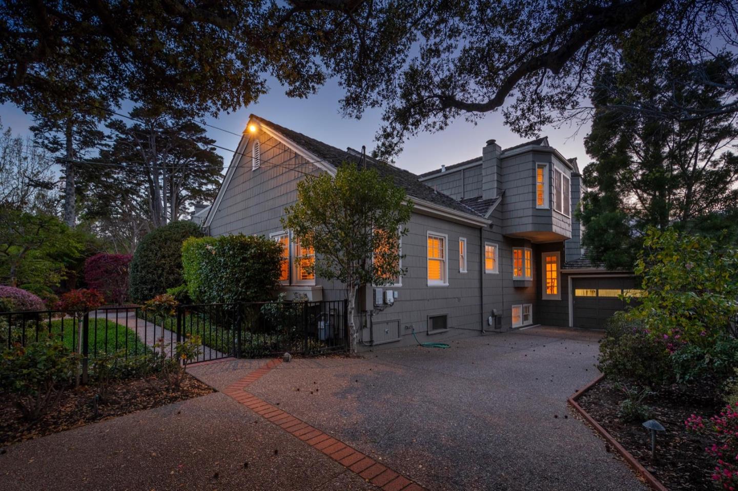 549 Edgewood Road San Mateo, CA 94402 - Photo 35 of 44 a front view of a house with garden