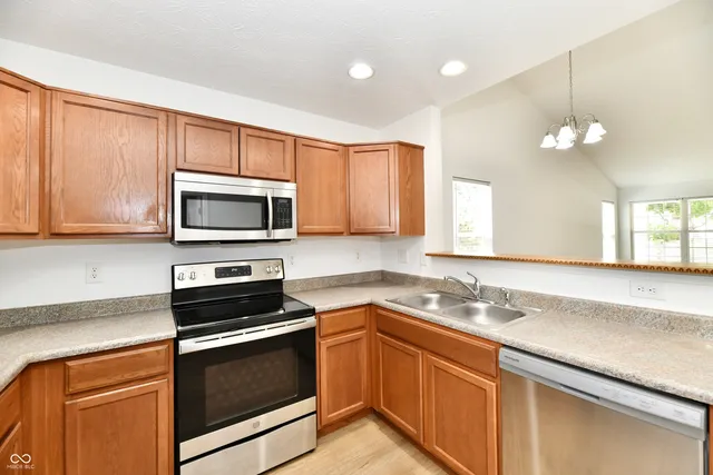 $299,900 | 931 Maidstone Avenue, Westfield, IN 46074