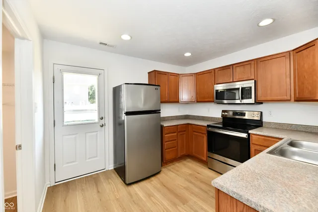 $299,900 | 931 Maidstone Avenue, Westfield, IN 46074