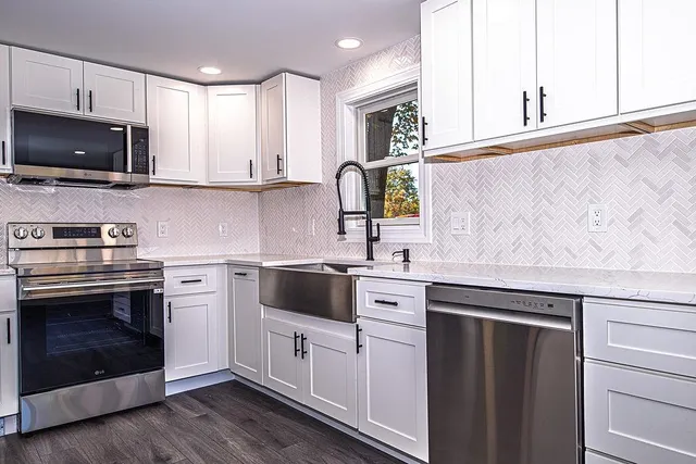 $639,000 | 68 Highway 108, Newfields, NH 03856