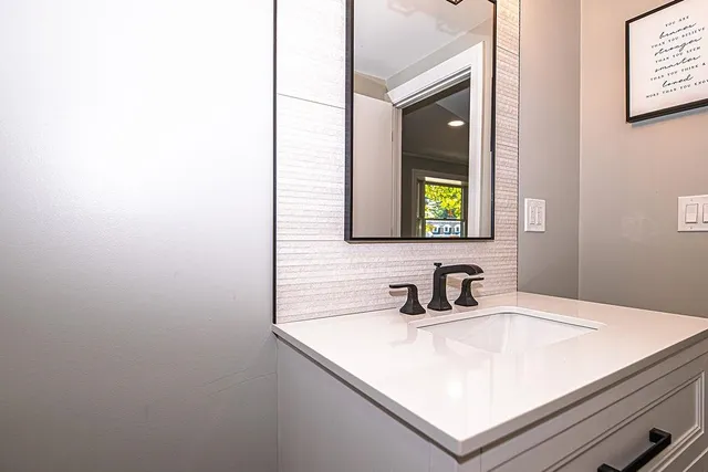 $639,000 | 68 Highway 108, Newfields, NH 03856