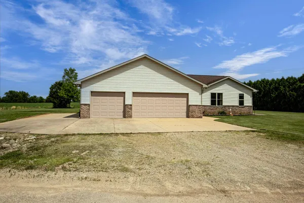 $409,900 | 8388 Moeser Lane, Larsen, WI 54947
