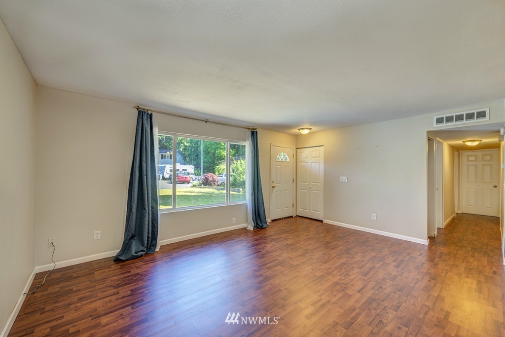 103 219th Place Southeast Bothell, WA 98021 - Photo 2 of 15