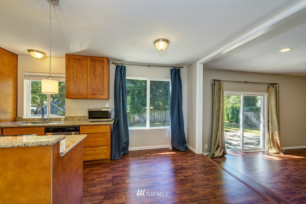 103 219th Place Southeast Bothell, WA 98021 - Photo 3 of 15