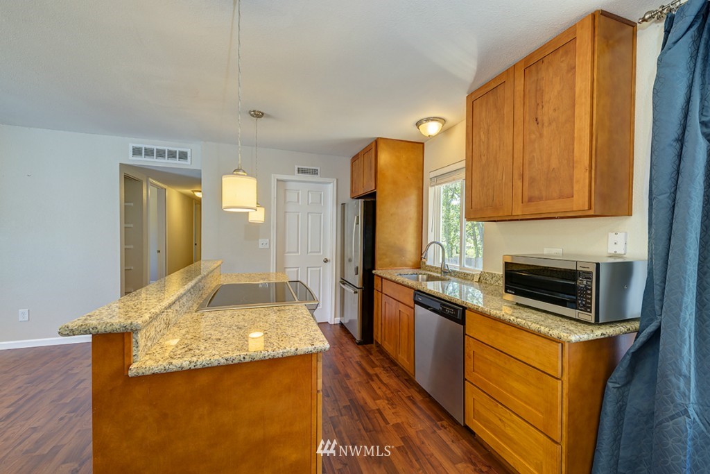 103 219th Place Southeast Bothell, WA 98021 - Photo 5 of 15