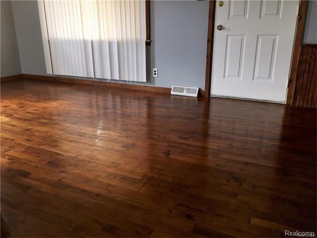 3207 South Vassar Road Davison, MI 48423 - Photo 14 of 42 14.jpg