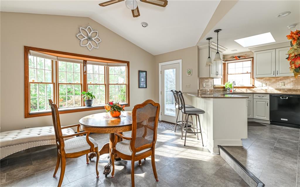 463 Inwood Road Pittsburgh, PA 15237 - Photo 12 of 47 a dining room with furniture and window