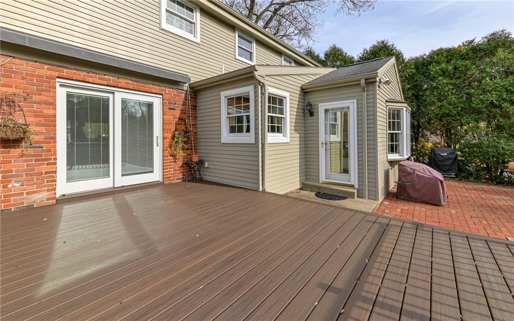 463 Inwood Road Pittsburgh, PA 15237 - Photo 32 of 47 front view of a house