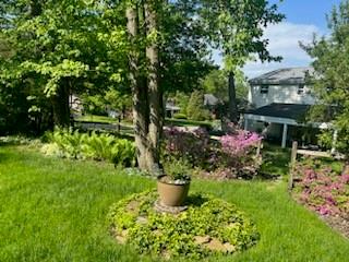 463 Inwood Road Pittsburgh, PA 15237 - Photo 37 of 47 a view of a chair and table in a garden