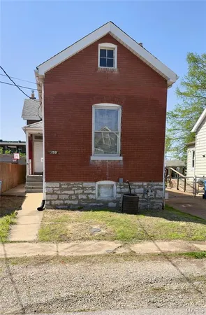 $70,000 | 739 Regina Avenue, St. Louis, MO 63125