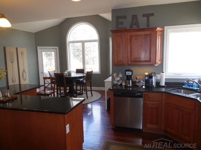 371 Hunters Ridge Ortonville, MI 48462 - Photo 18 of 53