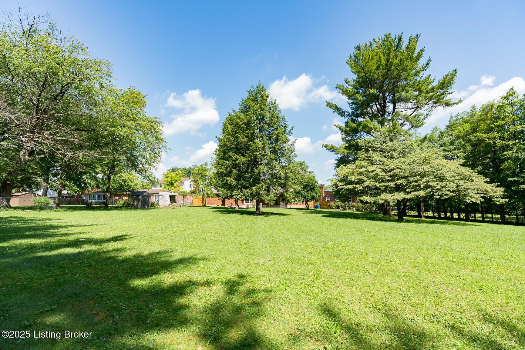 10218 Afton Road Louisville, KY 40223 - Photo 41 of 45 10218 Afton-36