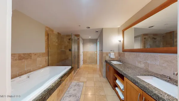 $3,175 | 2060 Beach Boulevard, Unit 1005, Biloxi, MS 39531