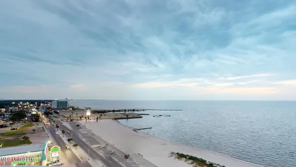 $3,175 | 2060 Beach Boulevard, Unit 1005, Biloxi, MS 39531