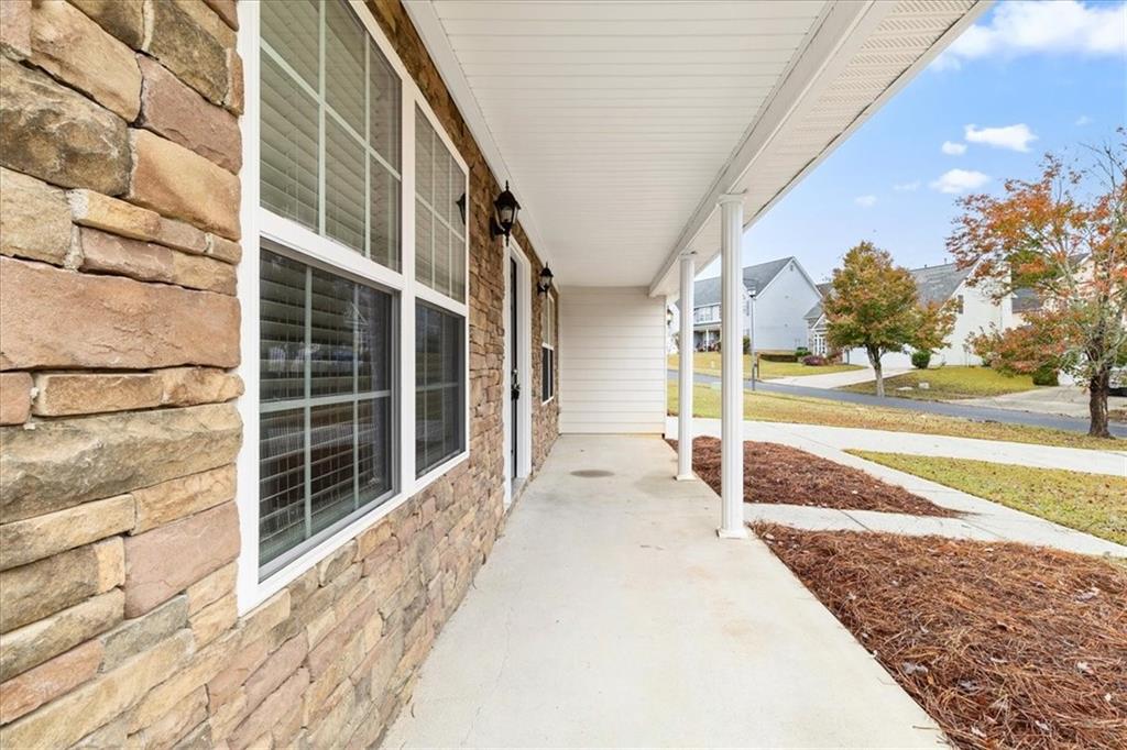 2827 Riders Court Northeast Dacula, GA 30019 - Photo 3 of 41 a view of a large building