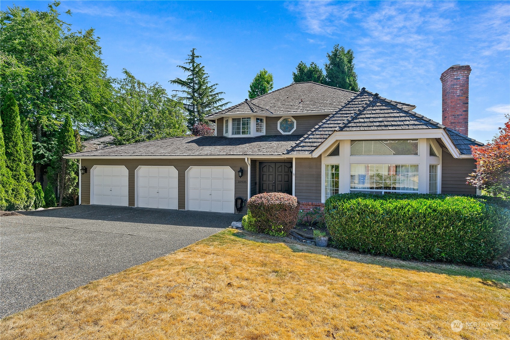 10935 Northeast 157th Street Bothell, WA 98011 - Photo 2 of 31 Gallery Image 2