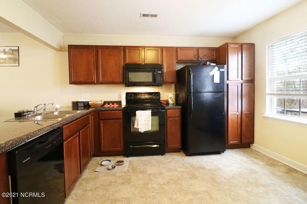 300 Burley Drive, Unit 9 Hubert, NC 28539 - Photo 18 of 25 10