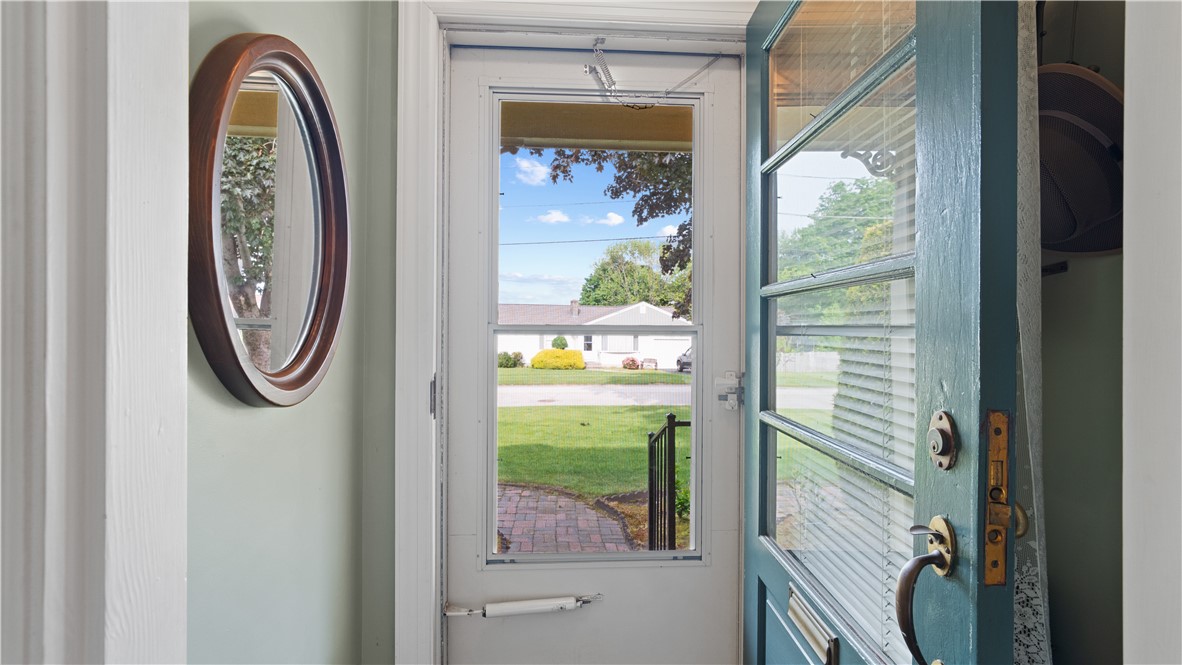 14 Barnes Street Smithfield, RI 02828 - Photo 5 of 44