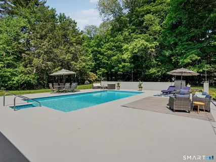 $899,000 | 2 Studio Lane, Norwalk, CT 06850