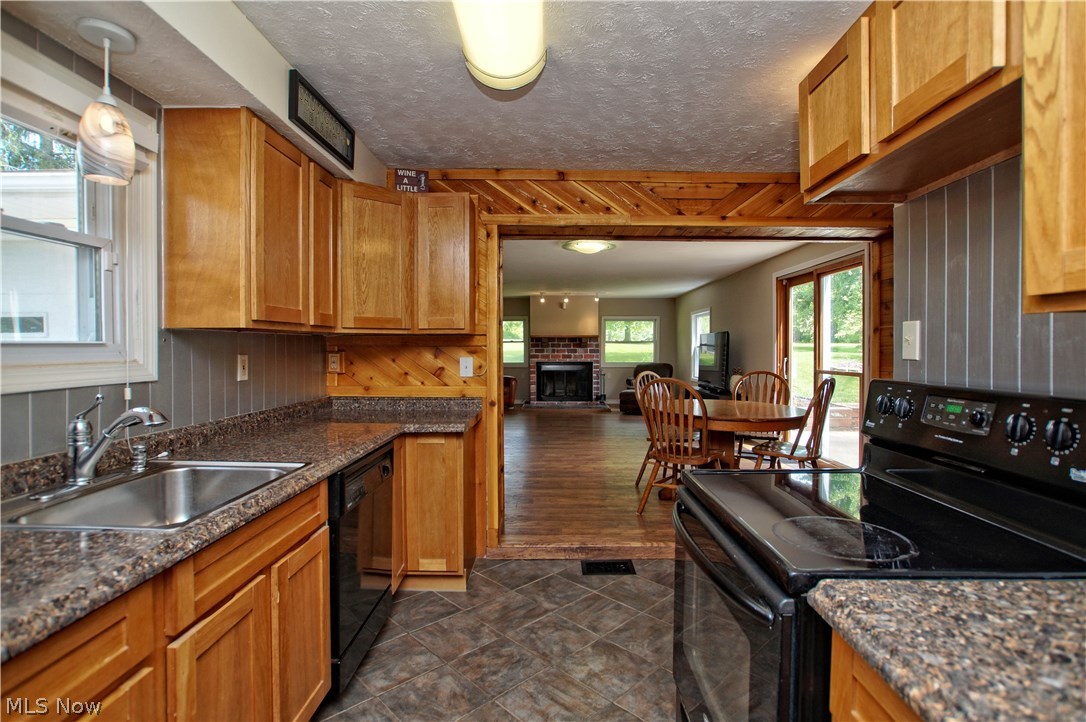 10834 Thwing Road Chardon, OH 44024 - Photo 7 of 27 Gallery Image 7