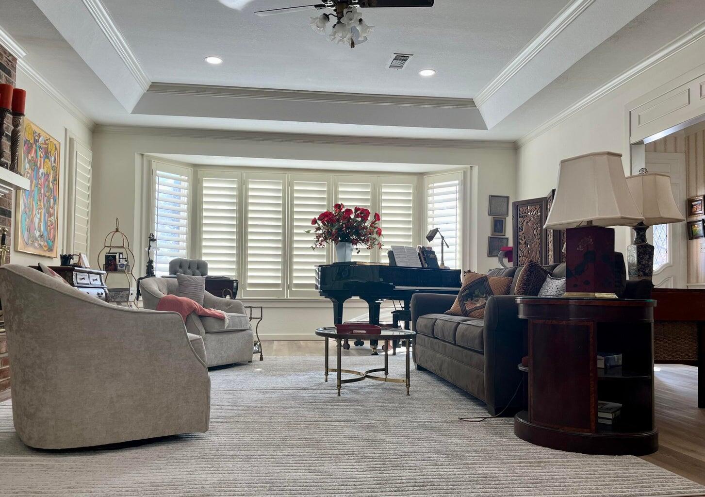8 Westridge Square Plainview, TX 79072 - Photo 15 of 41 a living room with furniture and a window