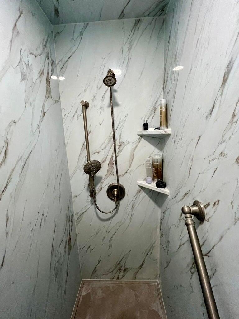 8 Westridge Square Plainview, TX 79072 - Photo 33 of 41 a view of a bathroom