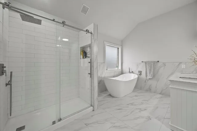 $2,400 | 703 Primrose Lane, Rockwall, TX 75032