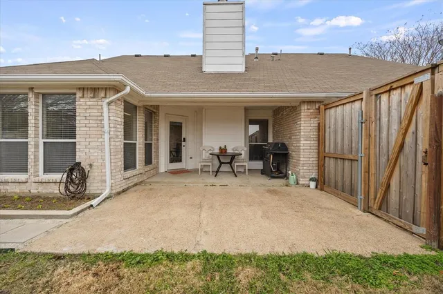 $2,400 | 703 Primrose Lane, Rockwall, TX 75032