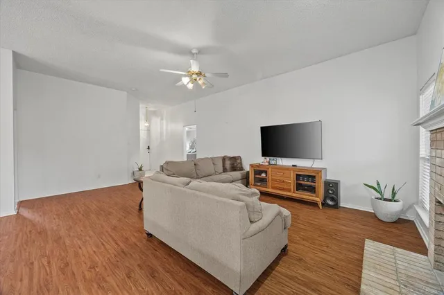 $2,400 | 703 Primrose Lane, Rockwall, TX 75032