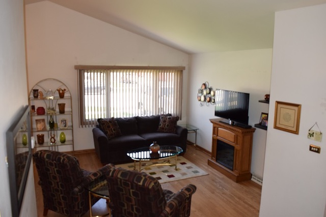 11044 Menard Avenue Chicago Ridge, IL 60415 - Photo 3 of 27