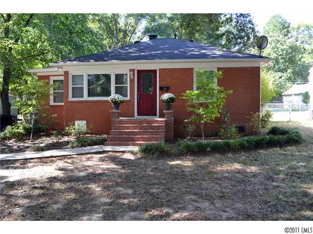 1708 Brook Road Charlotte, NC 28205 - Photo 1 of 12 Gallery Image 1
