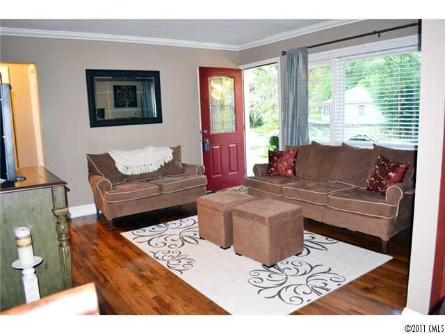 1708 Brook Road Charlotte, NC 28205 - Photo 2 of 12 Gallery Image 2