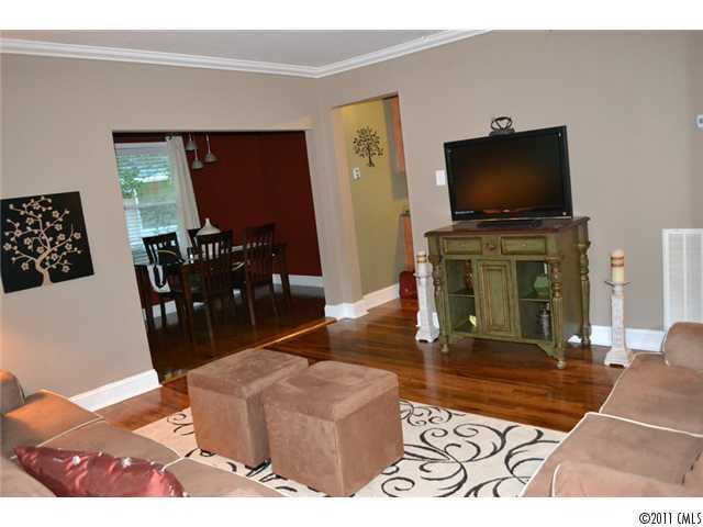 1708 Brook Road Charlotte, NC 28205 - Photo 3 of 12 Gallery Image 3
