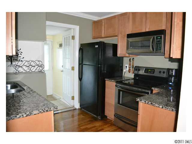 1708 Brook Road Charlotte, NC 28205 - Photo 4 of 12 Gallery Image 4