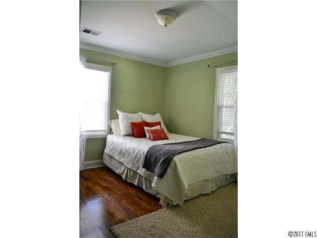 1708 Brook Road Charlotte, NC 28205 - Photo 7 of 12 Gallery Image 7