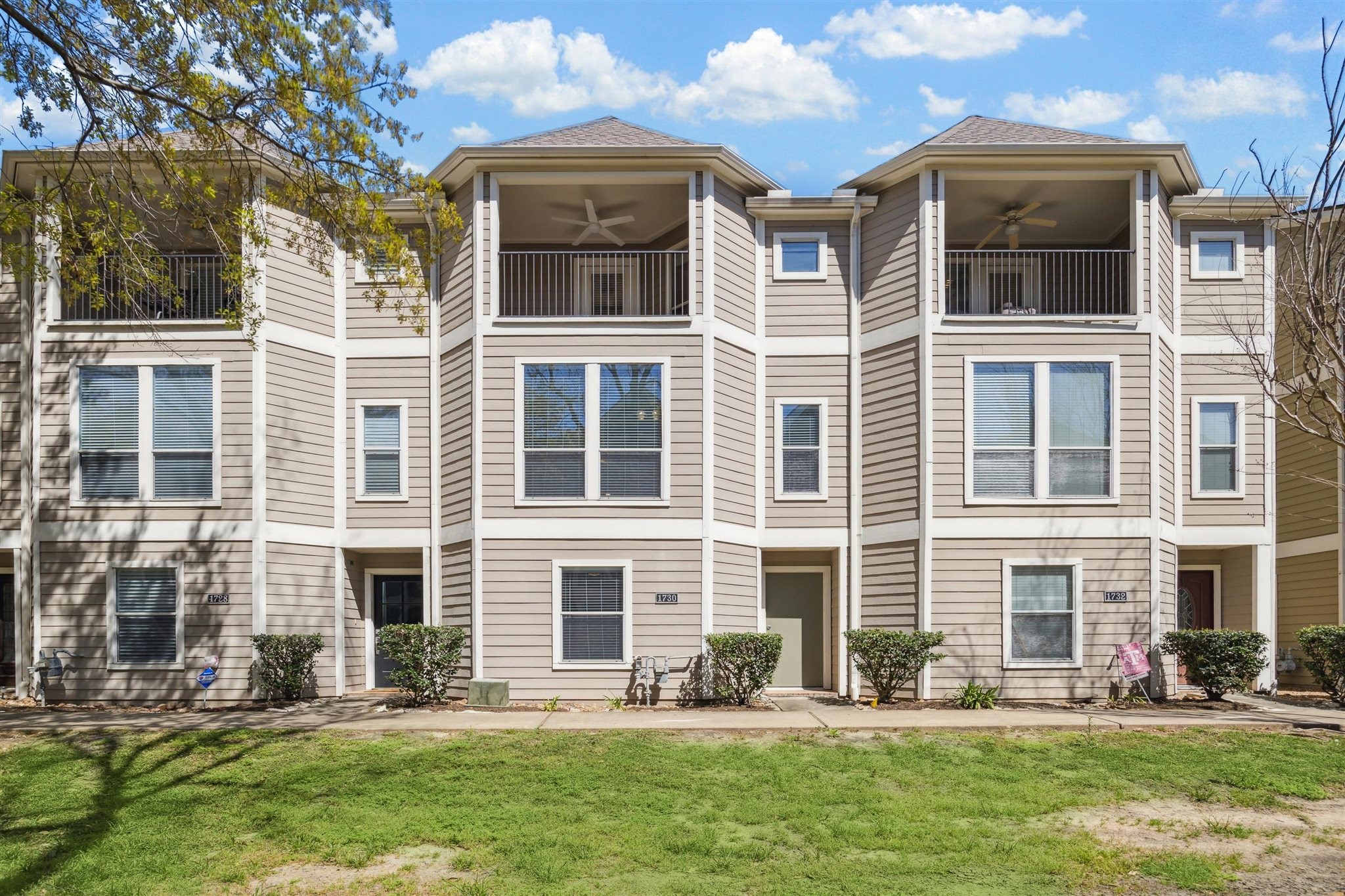 1730 Bevis Street Houston, TX 77008 - Photo 1 of 29