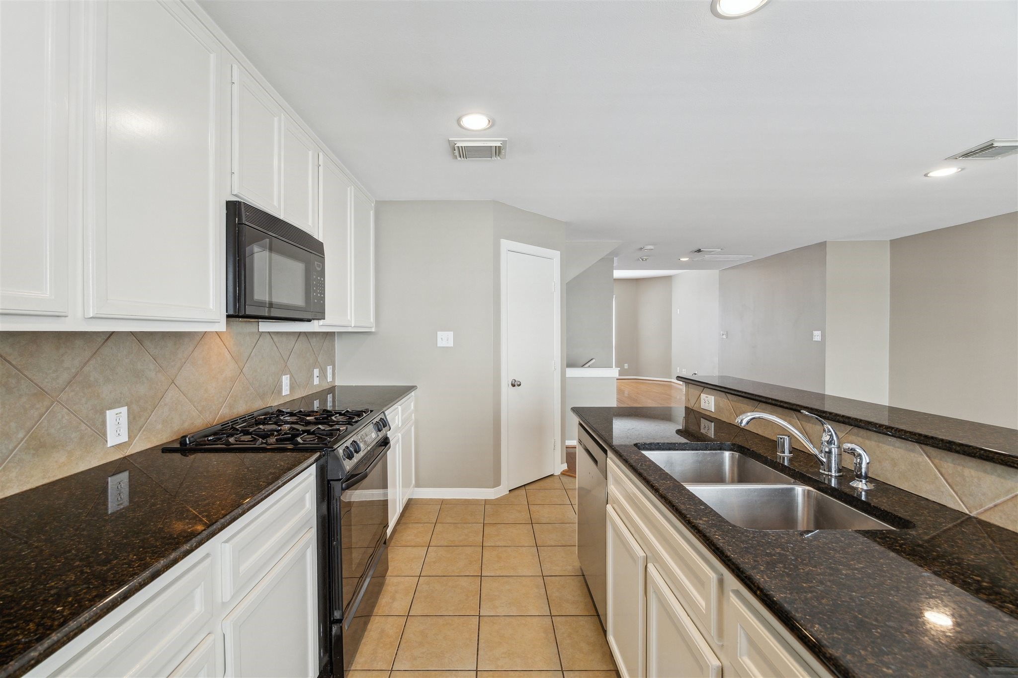 1730 Bevis Street Houston, TX 77008 - Photo 14 of 29