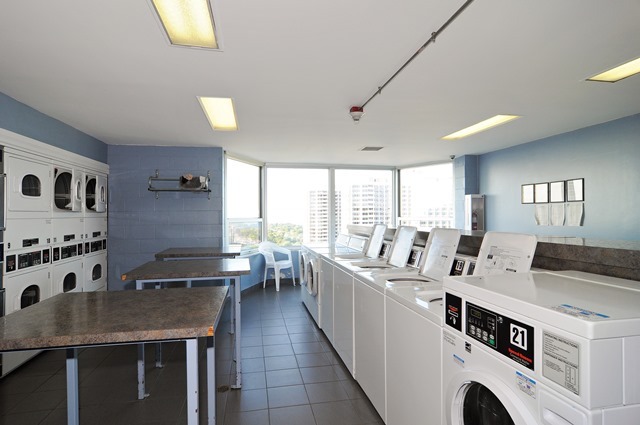 720 West Gordon Terrace, Unit 17M Chicago, IL 60613 - Photo 7 of 10