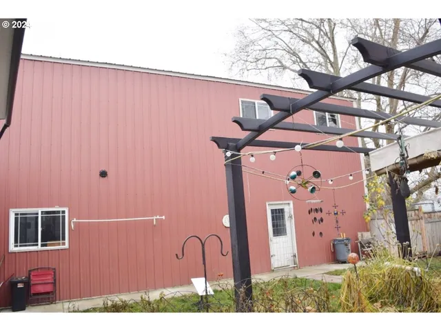 $359,000 | 454 East Main Street, Athena, OR 97813