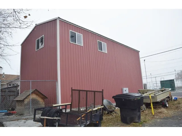 $359,000 | 454 East Main Street, Athena, OR 97813