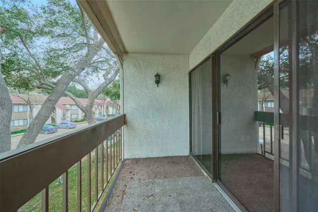 $100,000 | 12100 Melville Drive, Unit 406D, Montgomery, TX 77356