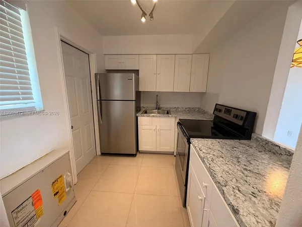 $1,800 | 20200 Northeast 27th Court, Unit 35, Aventura, FL 33180