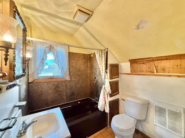 $149,900 | 756 Highland Avenue, Beloit, WI 53511