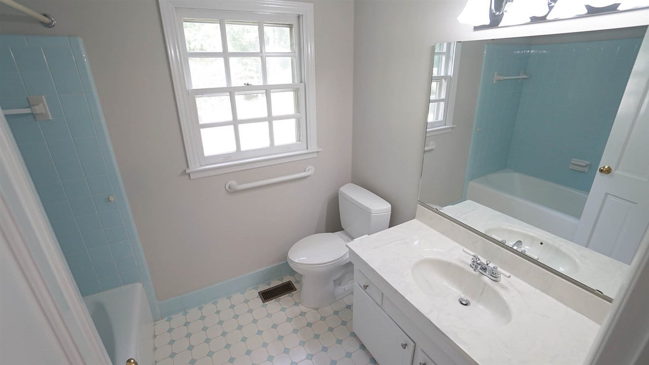 6515 King Lawrence Road Raleigh, NC 27607 - Photo 11 of 29 Bath 2